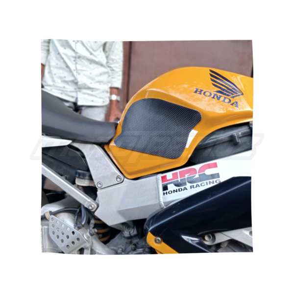 Traction Pads – Honda CBR900RR-Y/1 FireBlade (2000-2001)